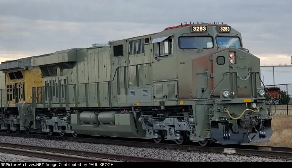 BNSF 3283 with Her Headlights on Dim Prepares For Her First Test Run with BNSF 3674 As The Lead Motor with 2 AC4400CWM's/C44ACM's Sandwich Between Them.